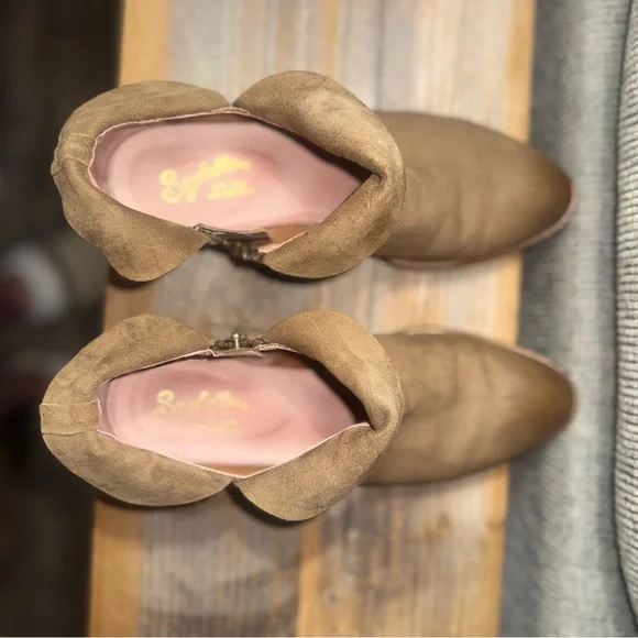 Seychelles Tan Suede Ankle Booties - Picture 5 of 8